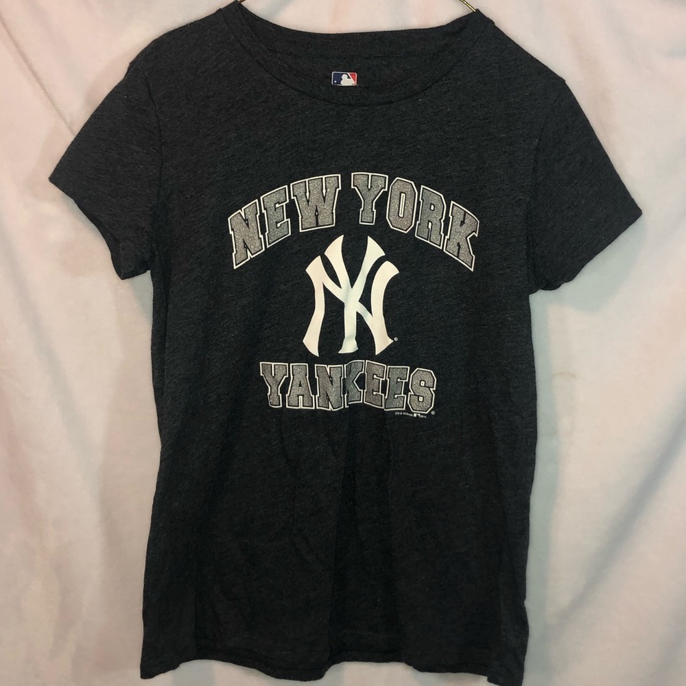 Girls New York Yankees T-Shirt.
